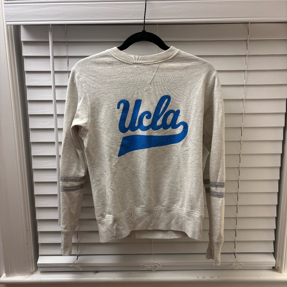 Like New UCLA Crewneck Size Small